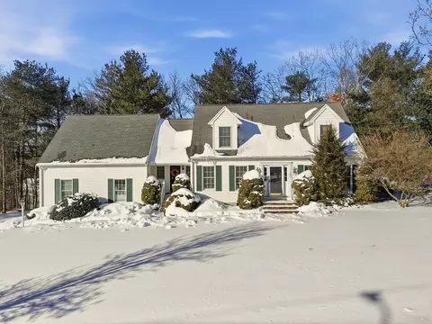 155 Rockland Dr, Brockton, MA 02301