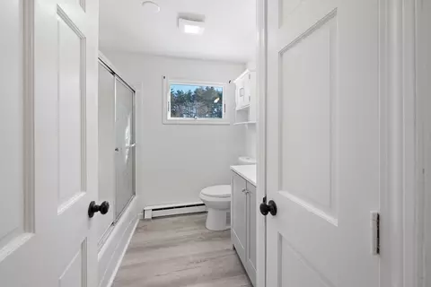 Bath - 39 Thyme Ln, Springfield, MA 01129 photo 1 of 2