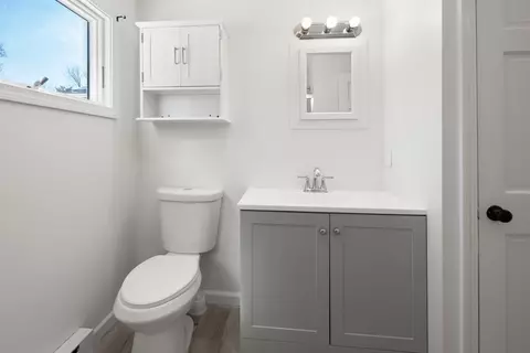 Bath - 39 Thyme Ln, Springfield, MA 01129 photo 2 of 2
