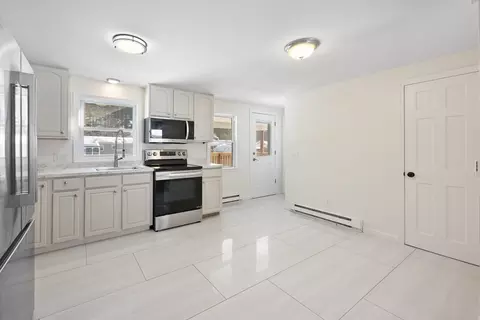 Kitchen - 39 Thyme Ln, Springfield, MA 01129 photo 2 of 2