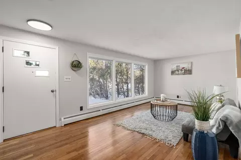 Living - 6 Nathaniel St, Worcester, MA 01604 photo 1 of 4