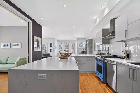 288 C St #4, Boston, MA 02127