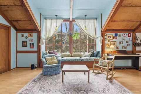 67 Pine Grv #67, Amherst, MA 01002