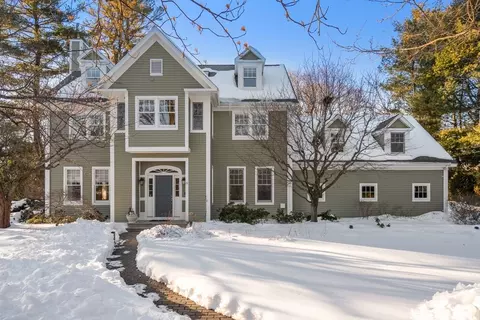 5 Griffin Cir, Wayland, MA 01778