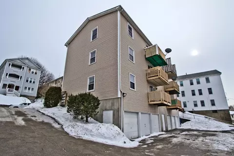 172 Perry Ave #2B, Worcester, MA 01610