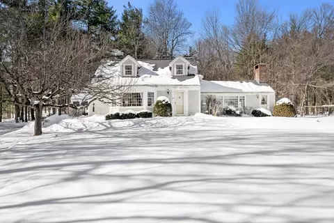 39 Mount Lebanon St, Pepperell, MA 01463