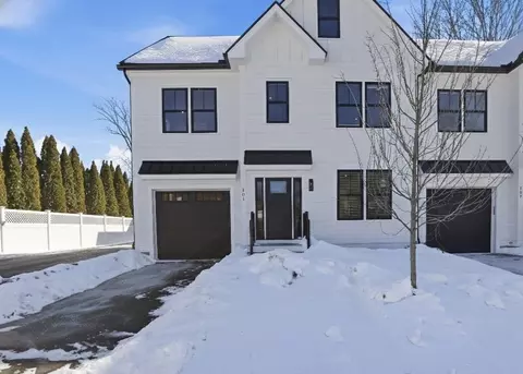 10 Webber Ave #101, Bedford, MA 01730