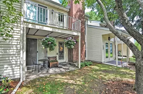 8 Walden Dr #13, Natick, MA 01760