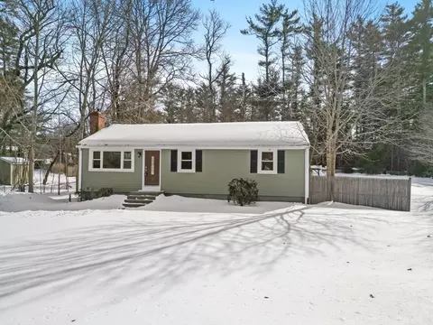 89 Silva St, Carver, MA 02330