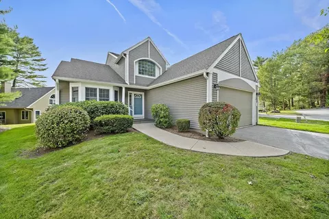 132 Cannon Forge Dr #132, Foxboro, MA 02035