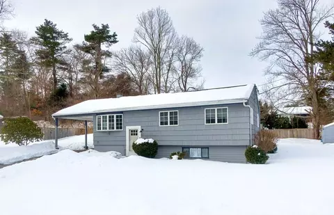 3 Leonard Dr, Southborough, MA 01772