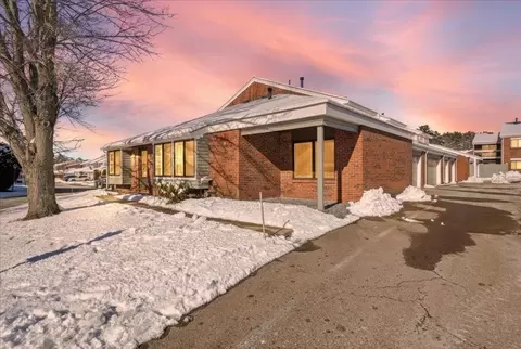 55 Rosewood Dr #55, Stoughton, MA 02072