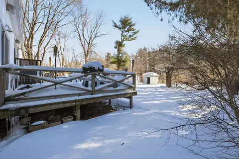 Exterior - 227 E Main St, Middleboro, MA 02346 photo 2 of 3