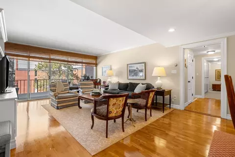 85 Grove St #311, Wellesley, MA 02482