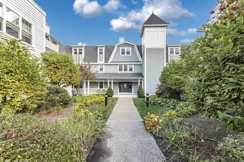 37 Hastings St #201, Boston, MA 02132