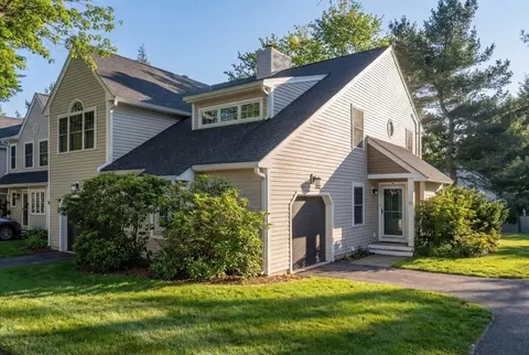 160 Pine St #15, Auburndale, MA 02466