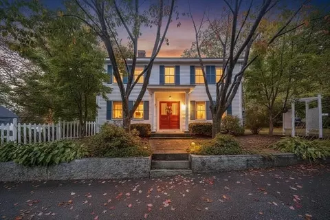 6 Oak St, Grafton, MA 01519