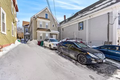 25 Read St, Lowell, MA 01850