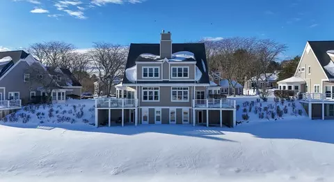 13 Bay Pointe Dr Ext, Wareham, MA 02571