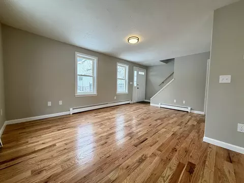 Living - 229 Franklin St, Fall River, MA 02720 photo 2 of 5