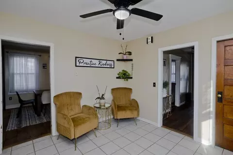23 Jackson St, Chicopee, MA 01020 photo 6