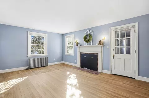 12 Cardinal Rd, Worcester, MA 01602