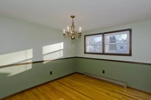 35 Mount Vernon Rd, Chicopee, MA 01013 photo 17