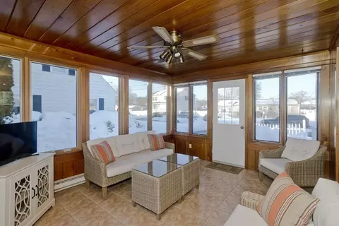 35 Mount Vernon Rd, Chicopee, MA 01013 photo 2