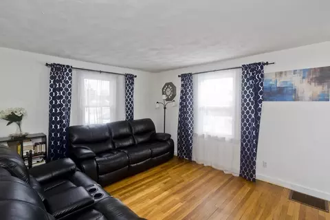 70 Chateaugay St, Chicopee, MA 01020 photo 7