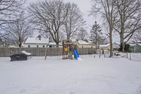 70 Chateaugay St, Chicopee, MA 01020 photo 16