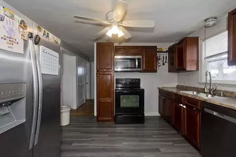 70 Chateaugay St, Chicopee, MA 01020 photo 4