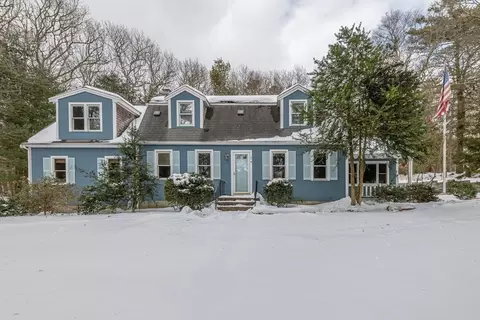 16 Michael Rd, Pocasset, MA 02559