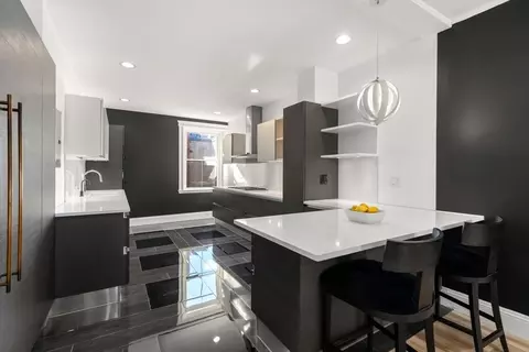 26 John St #3, Brookline, MA 02446