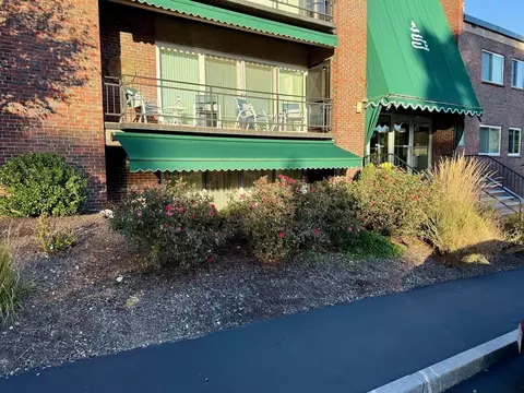 1206 Greendale Ave #201, Needham, MA 02492