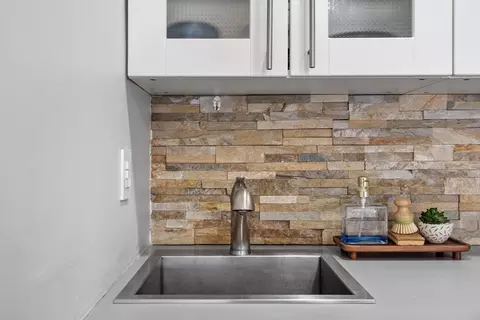 Kitchen - 34 Bayview Ter #5, Danvers, MA 01923 photo 6 of 7