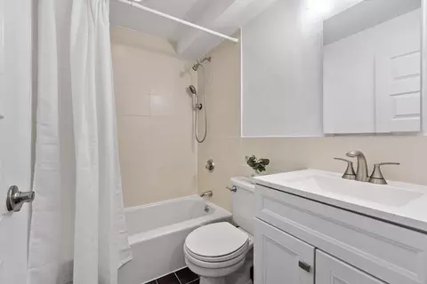 Bath - 34 Bayview Ter #5, Danvers, MA 01923 photo 2 of 3