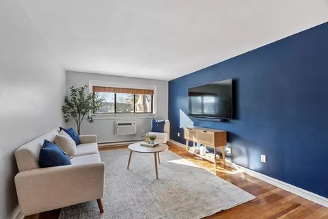 Living - 34 Bayview Ter #5, Danvers, MA 01923 photo 6 of 7