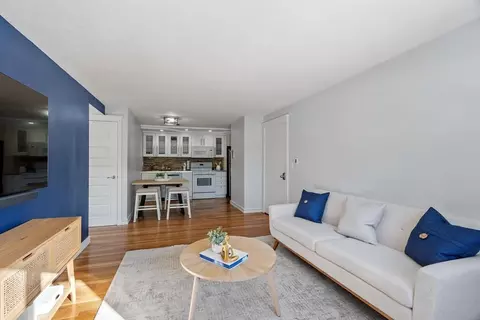 Living - 34 Bayview Ter #5, Danvers, MA 01923 photo 3 of 7