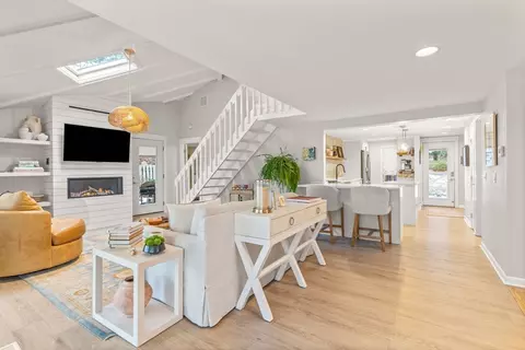 16 Bosuns Ln, Mashpee, MA 02649 photo 4