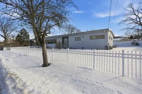 27 Kane St, Fall River, MA 02720 photo 2
