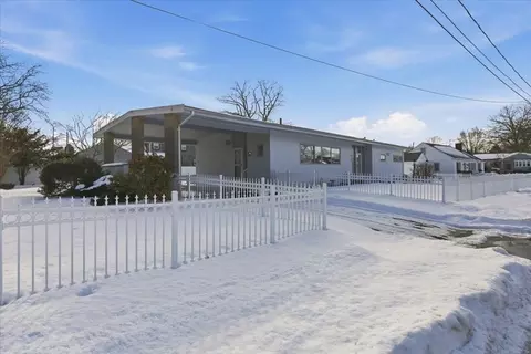 27 Kane St, Fall River, MA 02720 photo 4