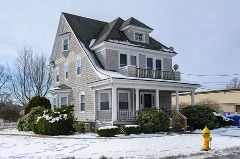 215 Market St, Rockland, MA 02370