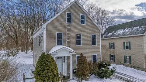 12 Beacon St, Taunton, MA 02780