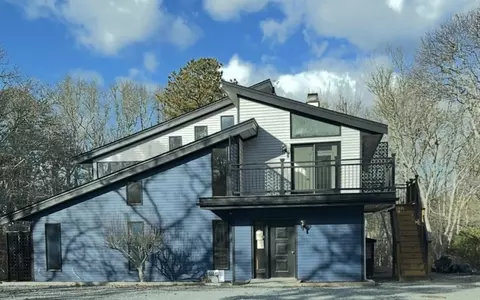 86 Harry Kemp Way #B, Provincetown, MA 02657