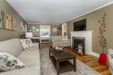 Living - 20 Forrest Rd, Walpole, MA 02081 photo 2 of 4