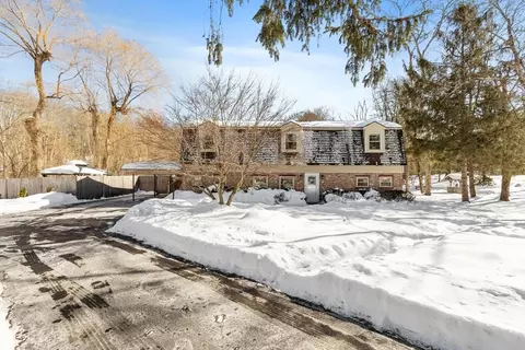 31 Elm St, Upton, MA 01568 photo 2
