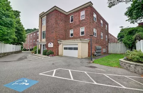 145 Hancock St #309, Braintree, MA 02184