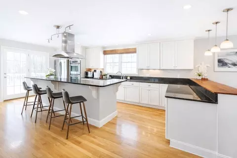 6 Adams Ct, Hingham, MA 02043 photo 2