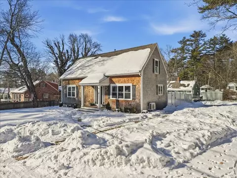 12 Third Ave, Lakeville, MA 02347