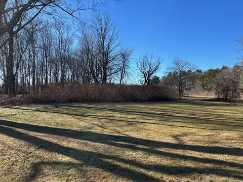 8 Washington St, Mendon, MA 01756 photo 2
